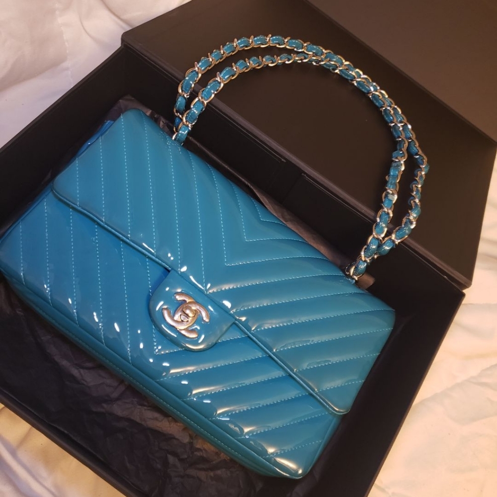 BLUE CHANEL CHEVRON PATTEN LEATHER MEDIUM BAG